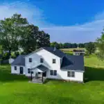 A white Amish home